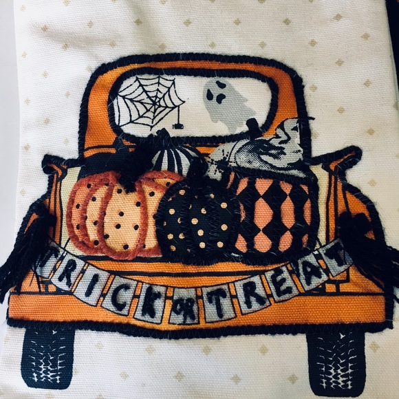3 Haunted Halloween Embroidered Truck Towels Ghost - Picture 3 of 15